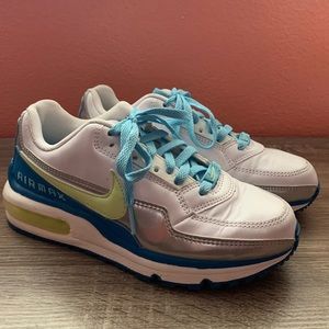 Retro Nike AirMax Sneakers 💛 in GREAT condition